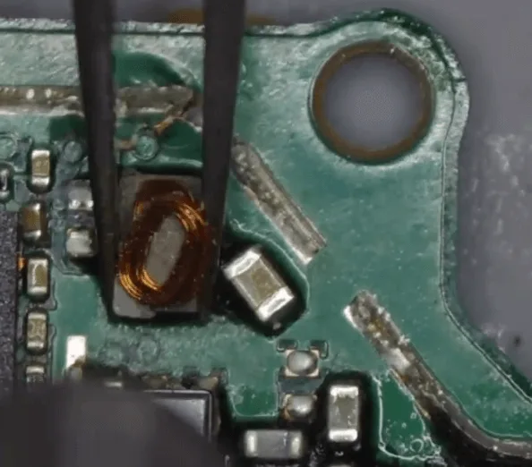 comment réparer l'honor 20 pro qui ne démarre pas : guide complet de réparation étape par étape retirer le condensateur endommagé