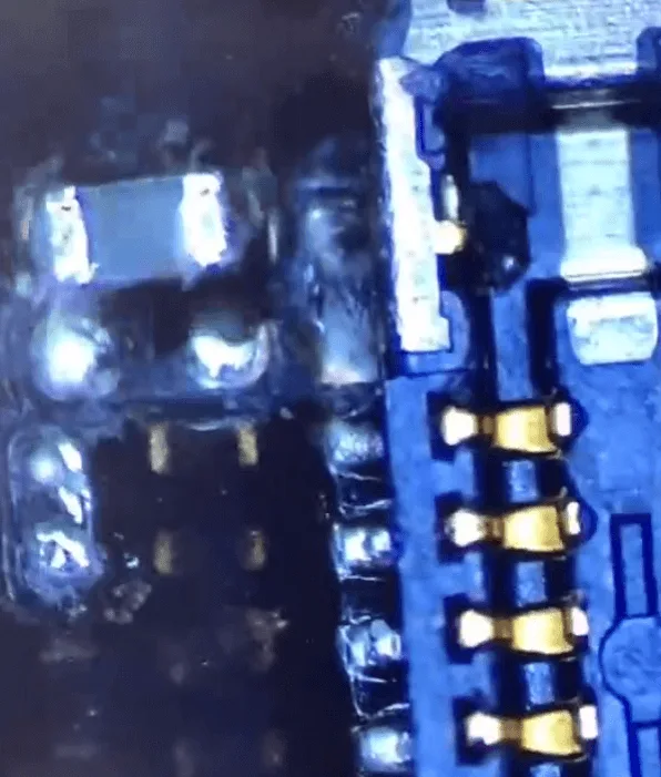 Comment réparer l'écran tactile de l'iphone 12 qui ne fonctionne pas après la charge de nuit ? how fix iphone 12 touch screen not working overnight charging after that