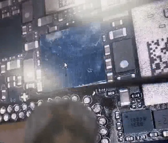Comment réparer un iphone 13 qui ne s'allume pas ? how fix iphone 13 does not turn corrosive chip