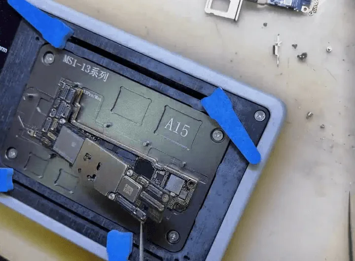 Comment réparer un iphone 13 qui ne s'allume pas ? how fix iphone 13 does not turn motherboard separating