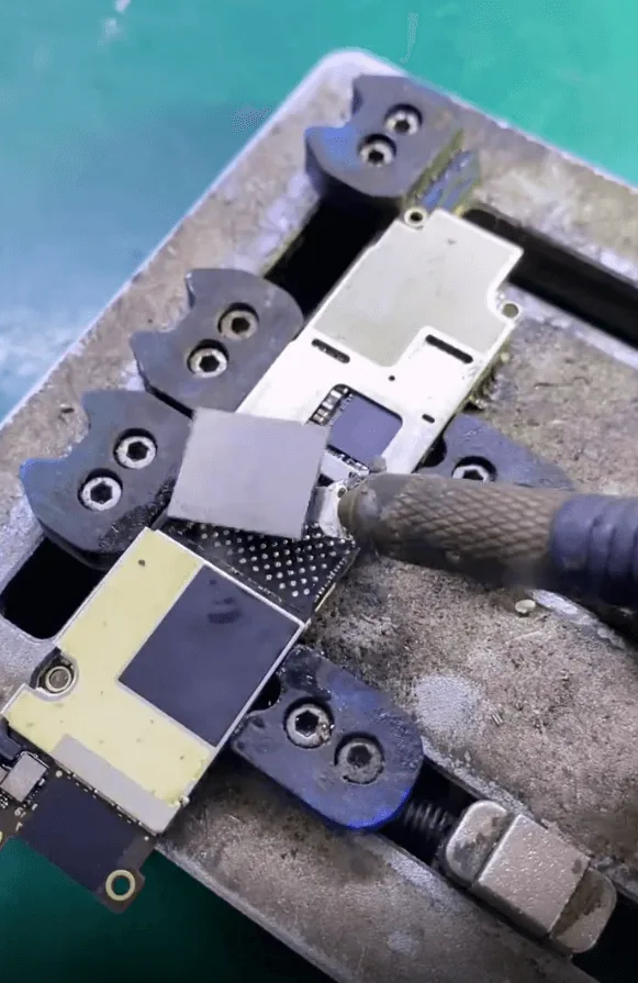 puce nand pour iphone