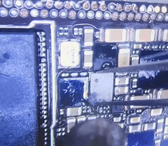 comment réparer l'iphone 12 qui ne démarre pas après un accident de voiture how perform iphone 12 no boot repair car crash damage solder back the