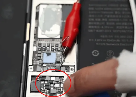 Comment réparer le problème de l'ipad pro 2020 qui ne s'allume pas ? how repair ipad pro 2020 not turning problem the charging part is hot