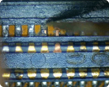 réparation des dommages causés par l'eau sur le huawei p40 pro huawei p40 pro water damage repair scratch off the corrosive part