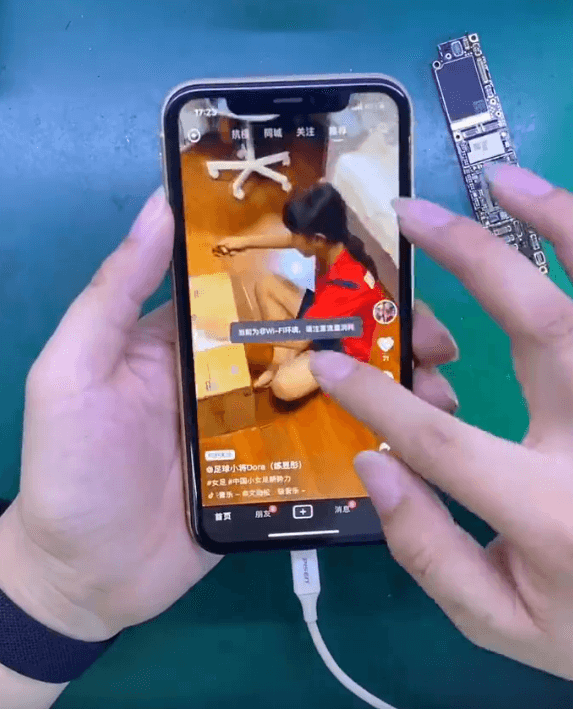 Cómo solucionar el reinicio continuo del iPhone XR durante los juegos: guía completa de reparación a nivel de chip. El iPhone XR se reinicia continuamente.