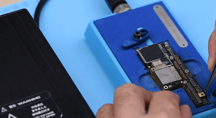 So beheben Sie das Problem mit abstürzenden iPhone X Apps (Fehler 1100) – Schritt-für-Schritt CPU-Nachlöt-Reparatur iPhone X Apps stürzen ab