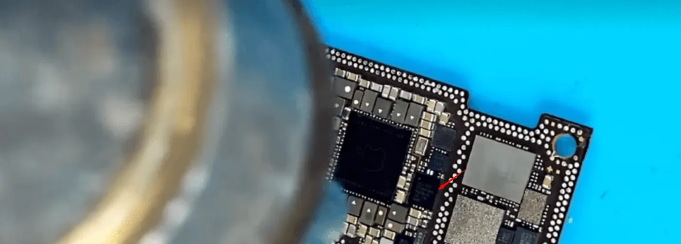 iphone 12 pro max cannot charge stuck apple logo then remove the chip