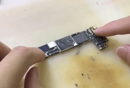scheda madre iphone 12