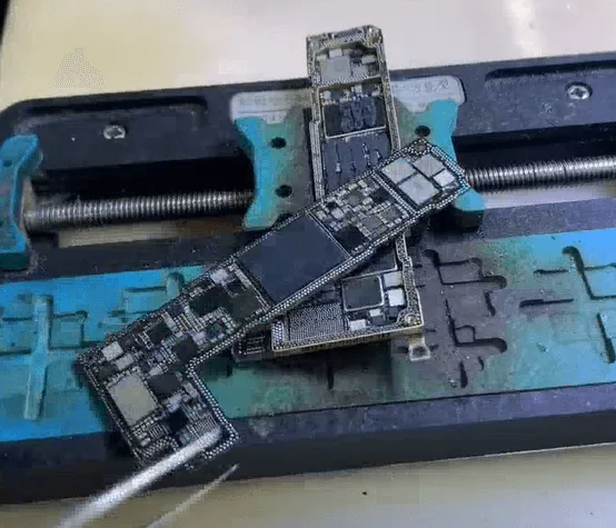 scheda madre iphone 12