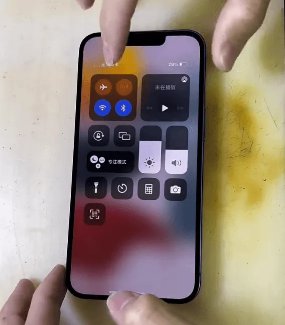 iphone 13 overheating