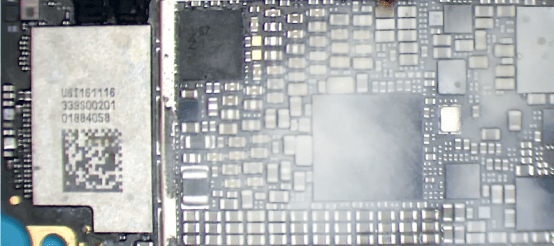 dégâts des eaux sur iPhone 7 plus et ne s'allume pas