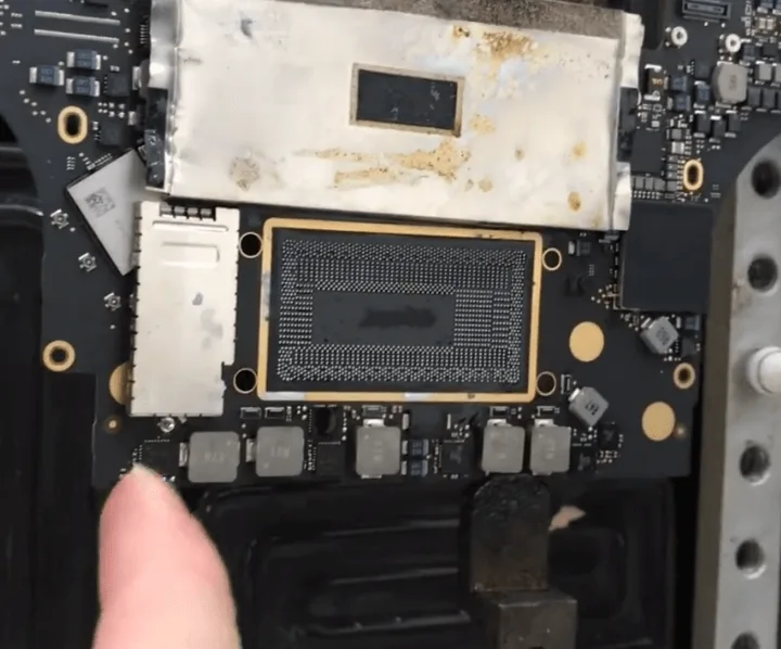 macbook a1989 no puede arrancar problema reparacion macbook a1989 cannot boot issue repair remove the cpu 2