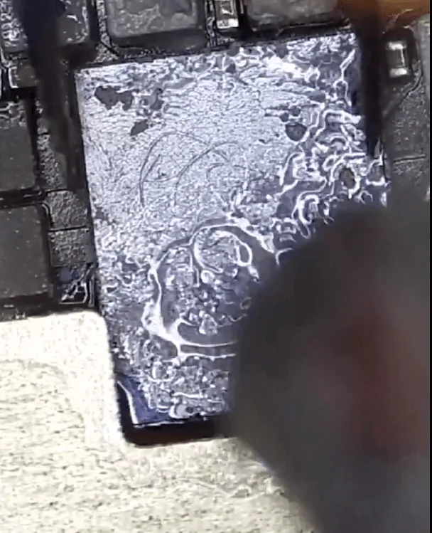 one plus 8t cannot boot repair then heat with the hot air gun to remove