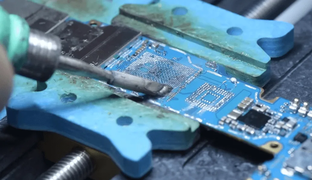 samsung s10 data recovery cracked board remove glue and tin paste on the
