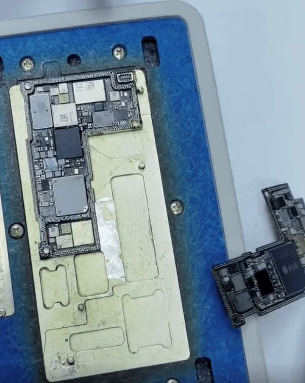 iphone 12 pro max d'occasion ne peut pas démarrer réparation de la carte mère de l'iphone