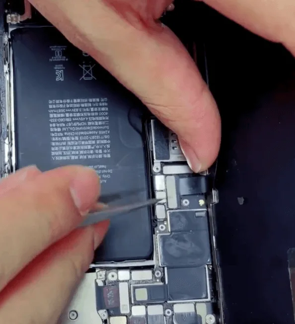 iphone 12 pro max d'occasion ne peut pas démarrer démonter l'iphone 12 pro max