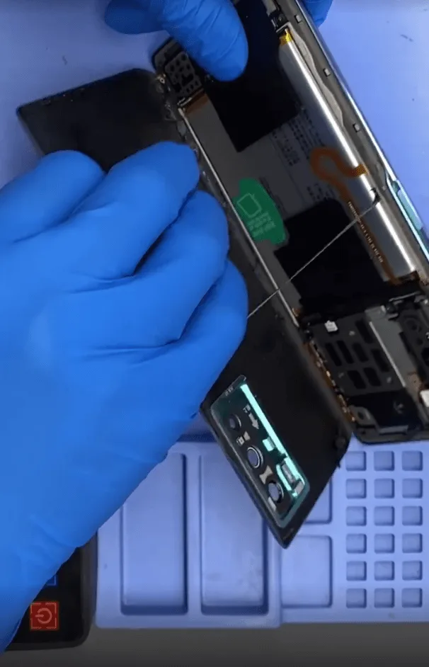 use vivo t1 rain won turn separate the rear cover from middle frame