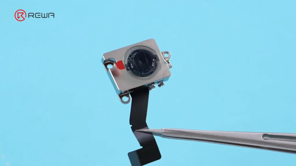 iphone 16e vs iphone 15 rear camera