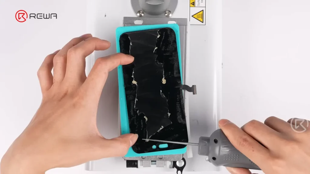limpiar con un removedor de cola eléctrico
