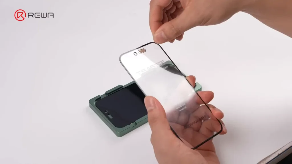iPhone-Bildschirmaufbereitung: So vermeiden Sie Blasen für ein makelloses Ergebnis Schutzglas vom Glas entfernen