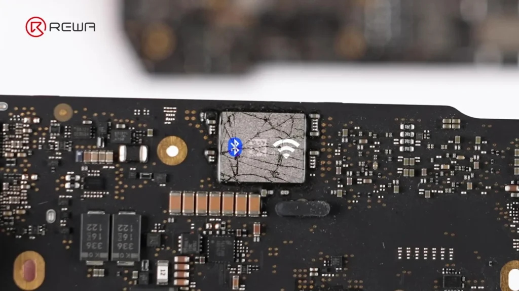 Il wifi del macbook non si accende? Guida professionale alla sostituzione del chip wi-fi sui macbook serie m macbook chip rotto