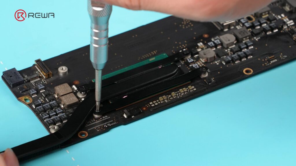 réinstaller le dissipateur thermique