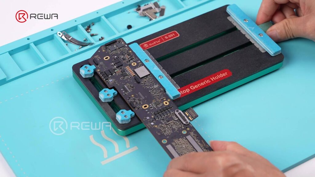 connecter la carte mère du mac dans l'appareil