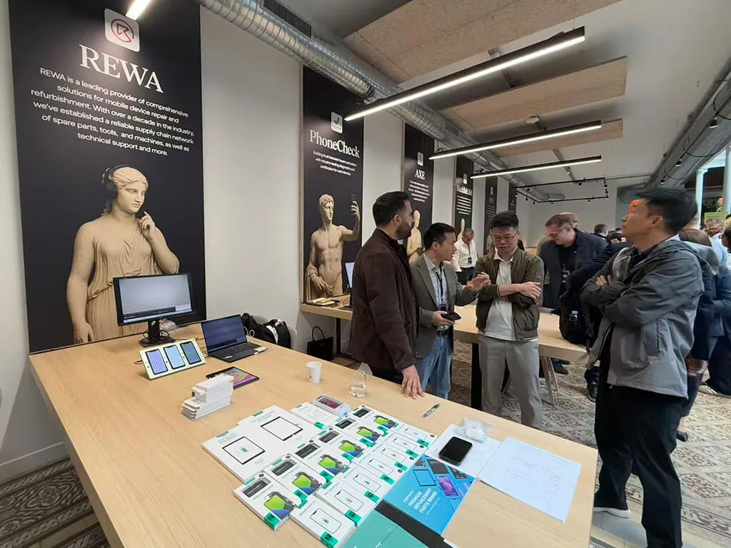 rewa presenta le soluzioni per la sostituzione degli schermi aftermarket al 4° back forum vetrina dei prodotti repart nel retro del forum