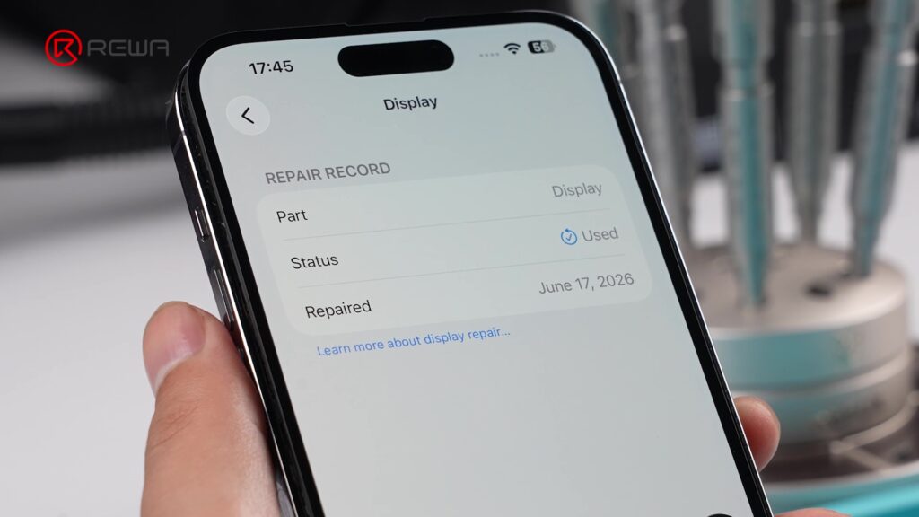 Pantalla de un iPhone en la que se muestra un historial de reparaciones de una pantalla con el estado «Usada»