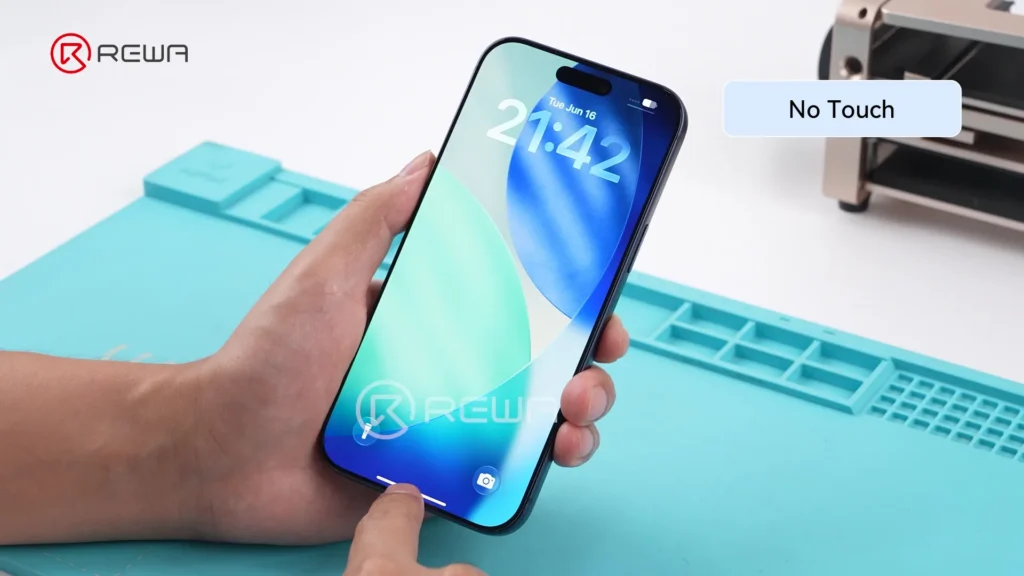 iPhone-Bildschirm mit der Beschriftung "Keine Berührung" der eine Nichtreaktion auf Berührung anzeigt