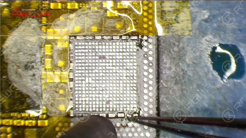 mastering desoldering & soldering of iphone x pmu 51810e70 a0e2 40b5 8e6b 3a207f03aa5a H023 Desoldering Sol 00 05 16 20210917 185755